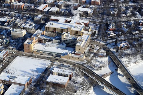 TREVOR HAGAN / WINNIPEG FREE PRESS
Misericordia Hospital, Wednesday, December 27, 2017.