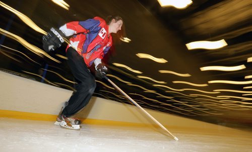 TREVOR HAGAN / WINNIPEG FREE PRESS
U19a ringette all-star, Lauryn Manaigre, skating onto the ice, Saturday, December 30, 2017.