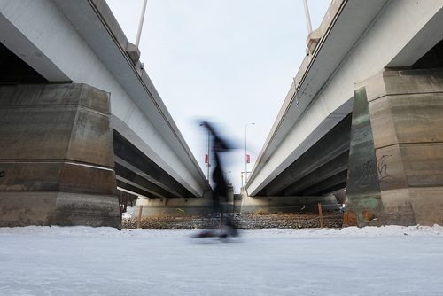 JOHN WOODS / WINNIPEG FREE PRESS
The Forks skating trail was extended up the Assiniboine to Osbourne and opened to skaters Tuesday, January 2, 2018.