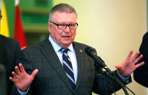 BORIS MINKEVICH / WINNIPEG FREE PRESS
The Honourable Ralph Goodale, Minister of Public Safety and Emergency Preparedness, makes an announcement related to policing in Indigenous communities at The Rotunda Room, Neeginan Centre, 181 Higgins Avenue. Alexandra Paul story. January 10, 2018