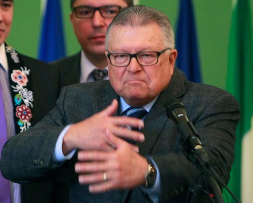 BORIS MINKEVICH / WINNIPEG FREE PRESS
The Honourable Ralph Goodale, Minister of Public Safety and Emergency Preparedness, makes an announcement related to policing in Indigenous communities at The Rotunda Room, Neeginan Centre, 181 Higgins Avenue in Winnipeg. Alexandra Paul story. January 10, 2018