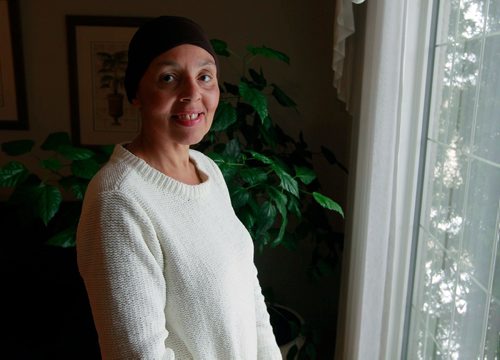 BORIS MINKEVICH / WINNIPEG FREE PRESS
Sheila Wolfe is a nurse with leukemia who's in desperate need of a stem cell transplant. Because she is biracial, doctors have had difficulty finding a match. Her family is organizing a stem cell registry drive at the Victoria Hospital tomorrow. Here she poses for a photo in her Winnipeg home. Jessica Botelho-Urbanski story. January 10, 2018
