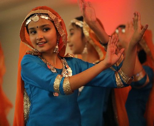 JASON HALSTEAD / WINNIPEG FREE PRESS

Members of the Bulla Arts International dance group Fulkari Queens perform at Lohri Mela 2018 at the RBC Convention Centre Winnipeg on Jan. 13, 2018. (See Social Page)