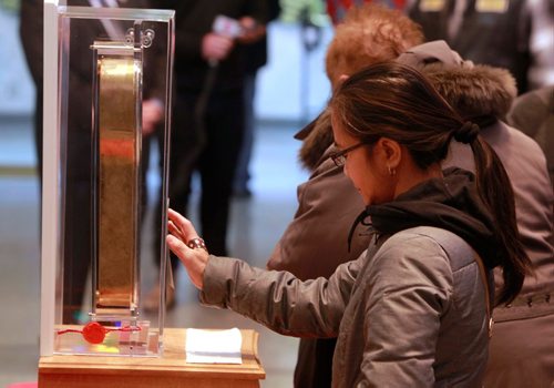 BORIS MINKEVICH / WINNIPEG FREE PRESS
Hundreds of people line up to see the severed arm of St. Francis Xavier, a Catholic missionary who died more than 400 years ago. It is on a tour of Canada and is in Winnipeg at St. Marys Cathedral today. The arm and hand of the saint -- which is said to have blessed and baptized thousands -- has begun a one-month, tour of Canada that will go until February 2nd. They did not want to give names to photog. Bill Redekop story. January 16, 2018