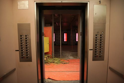 RUTH BONNEVILLE / WINNIPEG FREE PRESS

Local  - asbestos story
Elevator door open to the  9th floor of The  Medical Arts Building which has asbestos.

See Jessica  Botelho-Urbanski story 

Jan 19, 2018
