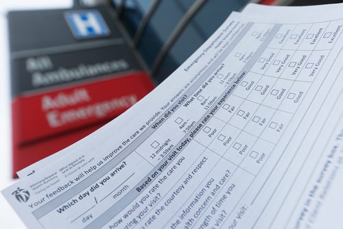 JOHN WOODS / WINNIPEG FREE PRESS
Health Sciences Centre (HSC) survey is photographed outside the emergency ward Monday, January 22, 2018.   HSC and some Winnipeg hospitals are circulating service surveys to their clients