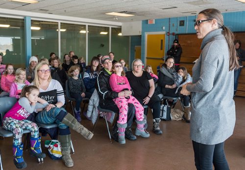 DAVID LIPNOWSKI / WINNIPEG FREE PRESS

Five-time Olympic speed skater Susan Auch spoke at Strong Girls on Ice, a Manitoba Speed Skating Association event for girls ages five to 17, at the Cindy Klassen Recreation Complex Sunday January 28, 2018.