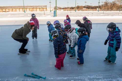 DAVID LIPNOWSKI / WINNIPEG FREE PRESS

Mary Prendergast coaches a group of girls at Strong Girls on Ice, a Manitoba Speed Skating Association event for girls ages five to 17, at the Cindy Klassen Recreation Complex Sunday January 28, 2018.