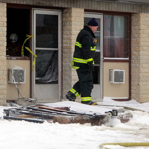 BORIS MINKEVICH / WINNIPEG FREE PRESS
A fire broke out in a hotel/suite in the same building as Lipstixx Experience on Logan and Arlington. Fire investigators on scene. No other info. STANDUP PHOTO January 30, 2018