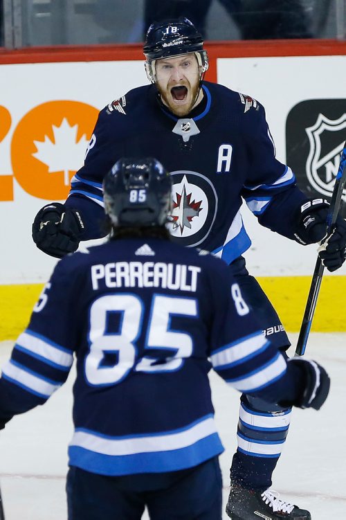 JOHN WOODS / WINNIPEG FREE PRESS
Winnipeg Jets' Bryan Little (18) and Mathieu Perreault (85) celebrate Little's goal against the Tampa Bay Lightning during third period NHL action in Winnipeg on Tuesday, January 30, 2018.