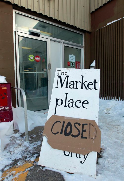 BORIS MINKEVICH / WINNIPEG FREE PRESS
Co-op Marketplace at 3477 Pembina in St. Norbert was flooded because of a water main break. They remain closed and their future is uncertain. Feb. 1, 2018