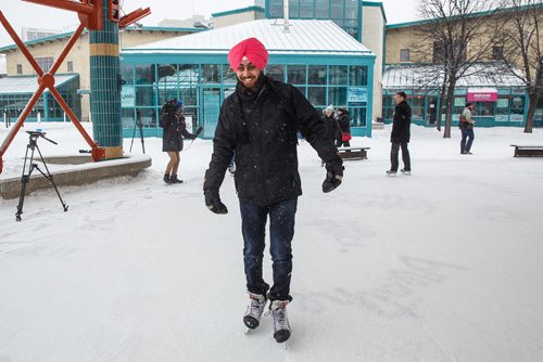 MIKE DEAL / WINNIPEG FREE PRESS
Tanveer Henva tries skating for the first time at The Forks, Friday, February 2, 2018. The Language Training Centre at RRC brought around 30 students who had never skated before to The Forks to give them that essential Canadian experience.
180202 - Friday, February 02, 2018.