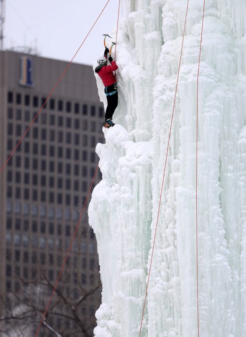 TREVOR HAGAN / WINNIPEG FREE PRESS
Annick Dionne-Floc'h, 18, climbing the Club d'escalade de Saint-Boniface Ice Climbing Wall, Sunday, February 4, 2018.