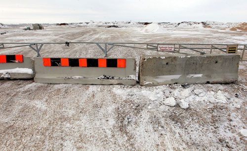 BORIS MINKEVICH / WINNIPEG FREE PRESS
The RM of MacDonald obtained a warrant to seize all of the equipment from Samborski Environmental at 1515 Brady Rd. This is all that is left  Feb. 6, 2018