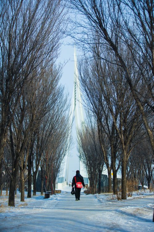 MIKAELA MACKENZIE / WINNIPEG FREE PRESS
Andrew Almodovar walks through the Forks in Winnipeg, Manitoba on Tuesday, Feb. 6, 2018. 
180206 - Tuesday, February 06, 2018.