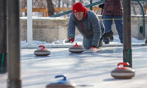 MIKE DEAL / WINNIPEG FREE PRESS
Winkler Mayor Martin Harder during the first ever Mayor's Cup Crokicurl Tournaspiel at The Forks Friday afternoon. He played against the mayor's of Steinbach, Chris Goertzen, and Winnipeg, Brian Bowman. Chris Goertzen won the Mayor's Cup after beating Mayor Bowman in a tiebreaker.
180209 - Friday, February 09, 2018.
