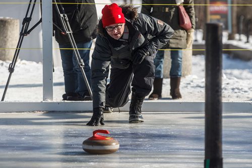 MIKE DEAL / WINNIPEG FREE PRESS
Steinbach Mayor Chris Goertzen during the first ever Mayor's Cup Crokicurl Tournaspiel at The Forks Friday afternoon. He played against the mayor's of Winkler, Martin Harder, and Winnipeg, Brian Bowman. Chris Goertzen won the Mayor's Cup after beating Mayor Bowman in a tiebreaker.
180209 - Friday, February 09, 2018.