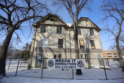 TREVOR HAGAN / WINNIPEG FRESS
It appears as though the rooming house known as "Murder Mansion" is going to be demolished, Sunday, February 11, 2018.