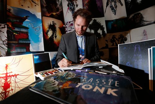 JOHN WOODS / WINNIPEG FREE PRESS
Justin Currie, illustrator who worked on graphic the novels Cassie And Tonk, and Rust And Water, works on some new creations at the Horror and Sci-Fi Expo at the Convention Centre Sunday, February 11, 2018.