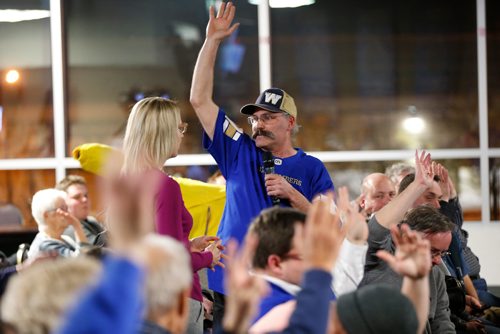 JOHN WOODS / WINNIPEG FREE PRESS
A Winnipeg Blue Bomber fan asks a question as part of Canadian Football League Commissioner Randy Ambrosie's Randy Roadtrip tour across the country at the Blue Bomber stadium Monday, February 12, 2018.
