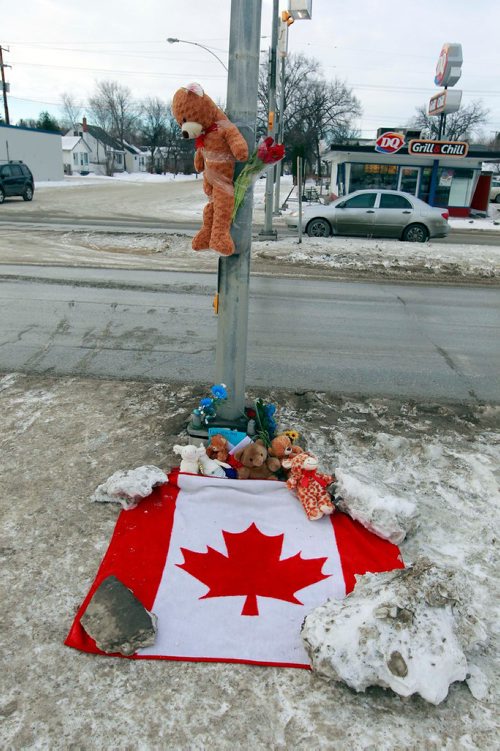 BORIS MINKEVICH / WINNIPEG FREE PRESS
Crosswalk on St. Annes Road between Varennes and Bank avenues where a boy was killed by a truck on Tuesday. Feb. 14, 2018