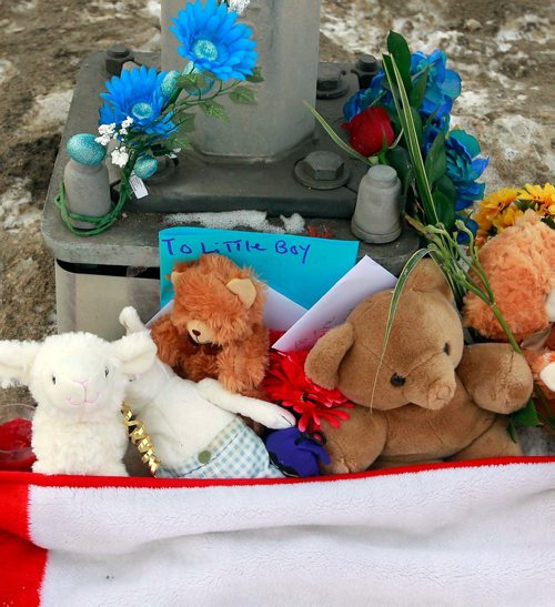 BORIS MINKEVICH / WINNIPEG FREE PRESS
Crosswalk on St. Annes Road between Varennes and Bank avenues where a boy was killed by a truck on Tuesday. Feb. 14, 2018