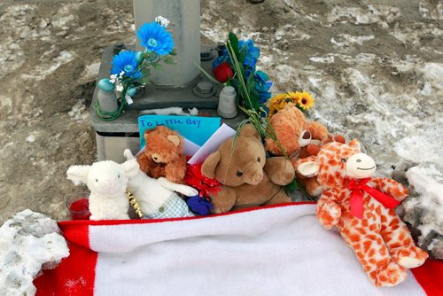 BORIS MINKEVICH / WINNIPEG FREE PRESS
Crosswalk on St. Annes Road between Varennes and Bank avenues where a boy was killed by a truck on Tuesday. Feb. 14, 2018