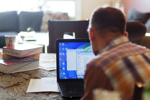 MIKAELA MACKENZIE / WINNIPEG FREE PRESS
Derek Bowman, crossword puzzle designer, in his home in Winnipeg, Manitoba on Wednesday, Feb. 7, 2018. Bowman's puzzles have appeared in publications like the New York Times and the Wall Street Journal.
180207 - Wednesday, February 07, 2018.
