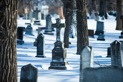 MIKAELA MACKENZIE / WINNIPEG FREE PRESS
The St. James Cemetery in Winnipeg, Manitoba on Thursday, Feb. 15, 2018. 
180215 - Thursday, February 15, 2018.