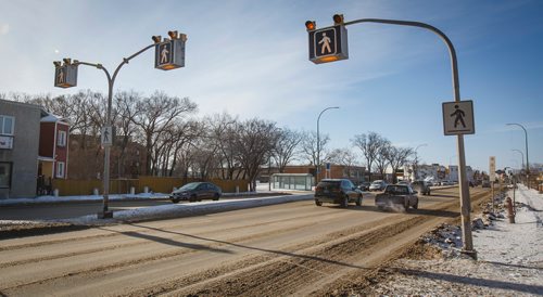 MIKE DEAL / WINNIPEG FREE PRESS
The crosswalk at Notre Dame Ave and Downing Street.
180215 - Thursday, February 15, 2018.