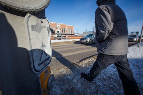 MIKE DEAL / WINNIPEG FREE PRESS
The crosswalk at Notre Dame Ave and Downing Street.
180215 - Thursday, February 15, 2018.