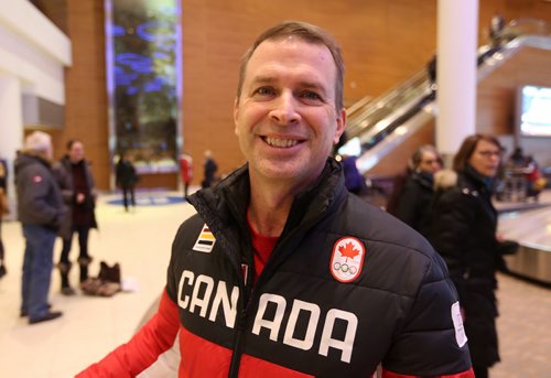 TREVOR HAGAN / WINNIPEG FREE PRESS
Jeff Stoughton returns to Winnipeg after coaching Kaitlyn Lawes and John Morris to a mixed doubles curling gold medal this week at the Olympics in Korea, Thursday, February 15, 2018.