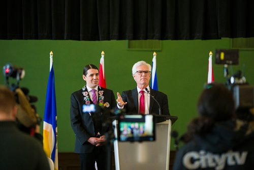 MIKAELA MACKENZIE / WINNIPEG FREE PRESS
Canadas Minister of Natural Resources, Jim Carr, announces funding for initiatives to reduce reliance on diesel fuel in rural and remote communities in Winnipeg, Manitoba on Friday, Feb. 16, 2018. 
180216 - Friday, February 16, 2018.