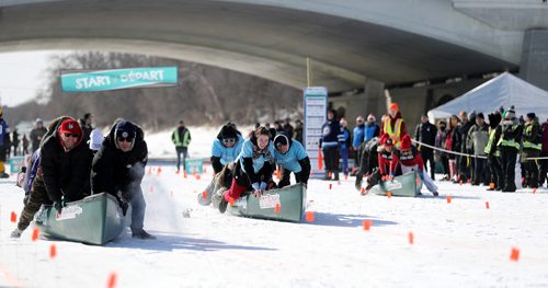 TREVOR HAGAN / WINNIPEG FREE PRESS
The Wild Winter Canoe Race on the Red River, Monday, February 19, 2018.