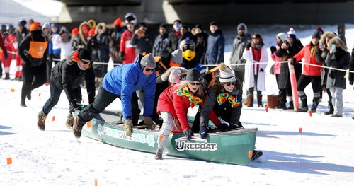 TREVOR HAGAN / WINNIPEG FREE PRESS
The Wild Winter Canoe Race on the Red River, Monday, February 19, 2018.