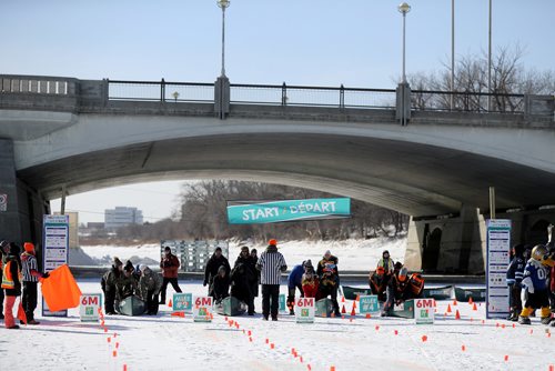 TREVOR HAGAN / WINNIPEG FREE PRESS
The Wild Winter Canoe Race on the Red River, Monday, February 19, 2018.