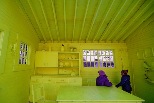 JOHN WOODS / WINNIPEG FREE PRESS
Children play in HyggeHouse which is part of the Warming Hut exhibit on the Red and Assiniboine Rivers in Winnipeg Tuesday, February 20, 2018.