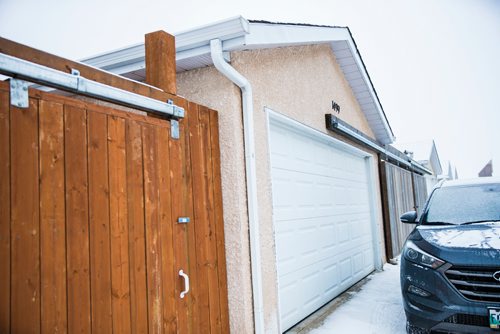 MIKAELA MACKENZIE / WINNIPEG FREE PRESS
The double-wide garage at 1499 Leila Avenue in Winnipeg, Manitoba on Tuesday, Feb. 20, 2018. 
180220 - Tuesday, February 20, 2018.