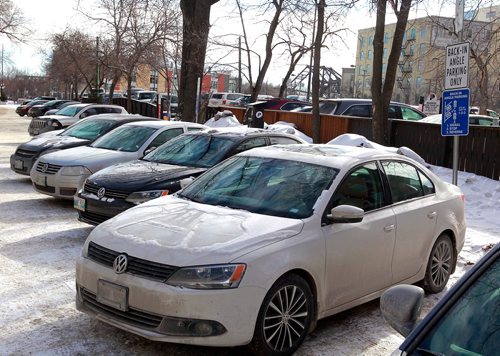 BORIS MINKEVICH / WINNIPEG FREE PRESS
Back-in angle parking on Bannatyne Ave. between Rorie Street and Waterfront Drive. Feb. 21, 2018
