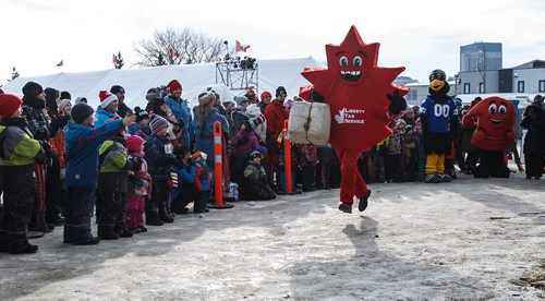 MIKE DEAL / WINNIPEG FREE PRESS
Local mascots took part in a race for the kids during the last weekend at the Festival du Voyageur in Fort Gibraltar.
180224 - Saturday, February 24, 2018.