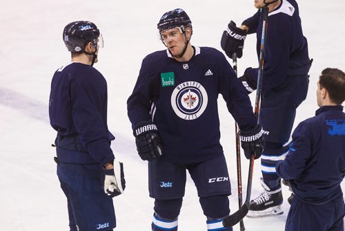 MIKE DEAL / WINNIPEG FREE PRESS
Winnipeg Jets' Paul Stastny (25) during practice at Bell MTS Place just hours before playing against the Nashville Predators.
180227 - Tuesday, February 27, 2018.