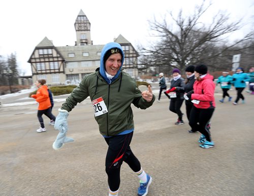 TREVOR HAGAN / WINNIPEG FREE PRESS
Tim Hoover participates in the Polar Bear Run in Assiniboine Park, Sunday, March 4, 2018.