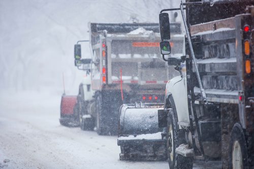 MIKAELA MACKENZIE / WINNIPEG FREE PRESS
Plows struggle to keep up with the snow in Winnipeg, Manitoba on Monday, March 5, 2018.
180305 - Monday, March 05, 2018.