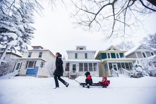 MIKAELA MACKENZIE / WINNIPEG FREE PRESS
Betty Phillips pulls her grandchildren, Mac (left) and Ida May Meacham, down the sidewalk in a sled in Winnipeg, Manitoba on Monday, March 5, 2018.
180305 - Monday, March 05, 2018.