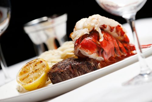 JOHN WOODS / WINNIPEG FREE PRESS
Filet mignon and lobster at Hy's Restaurant Monday, March 5, 2018.