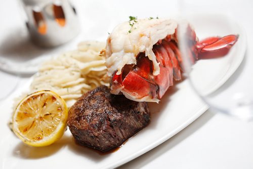 JOHN WOODS / WINNIPEG FREE PRESS
Filet mignon and lobster at Hy's Restaurant Monday, March 5, 2018.