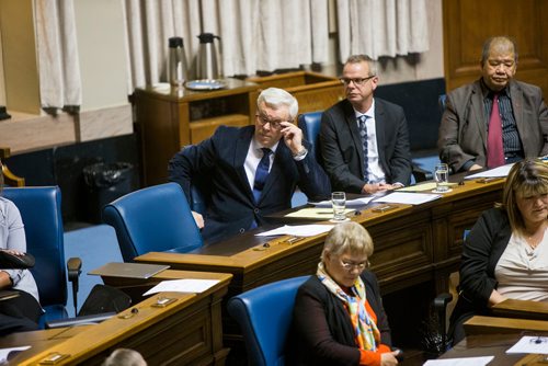 MIKAELA MACKENZIE / WINNIPEG FREE PRESS
Greg Selinger adjusts his glasses while listening to farewell speeches on his last day at the legislature in Winnipeg, Manitoba on Wednesday, March 7, 2018.
180307 - Wednesday, March 07, 2018.