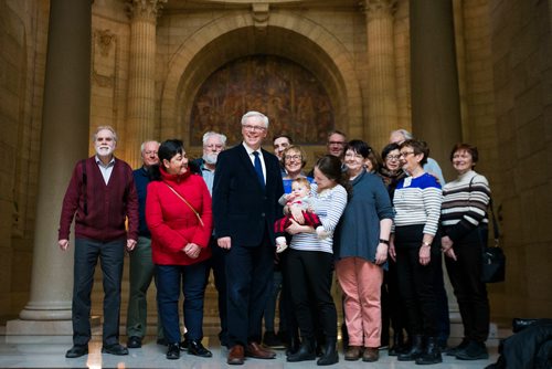 MIKAELA MACKENZIE / WINNIPEG FREE PRESS
Greg Selinger meets with supporters on his last day at the legislature in Winnipeg, Manitoba on Wednesday, March 7, 2018.
180307 - Wednesday, March 07, 2018.