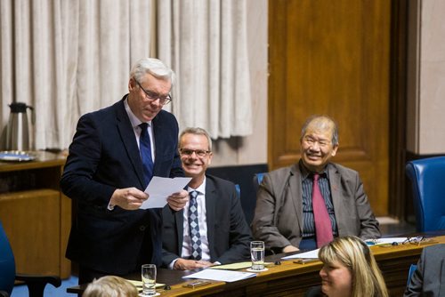 MIKAELA MACKENZIE / WINNIPEG FREE PRESS
Greg Selinger makes a farewell speech on his last day at the legislature in Winnipeg, Manitoba on Wednesday, March 7, 2018.
180307 - Wednesday, March 07, 2018.