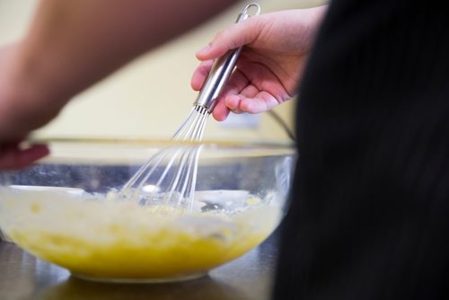 MIKAELA MACKENZIE / WINNIPEG FREE PRESS
Nadine Peloquin, owner of Hocus Pocus Pies & Dice, bakes a chocolate custard pie in her home in St. Vital in Winnipeg, Manitoba on Wednesday, March 7, 2018.
180307 - Wednesday, March 07, 2018.